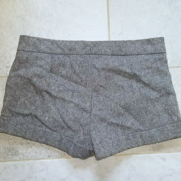 PRICE DROP❗😍 GRAY SHORTS! - Picture 2 of 2